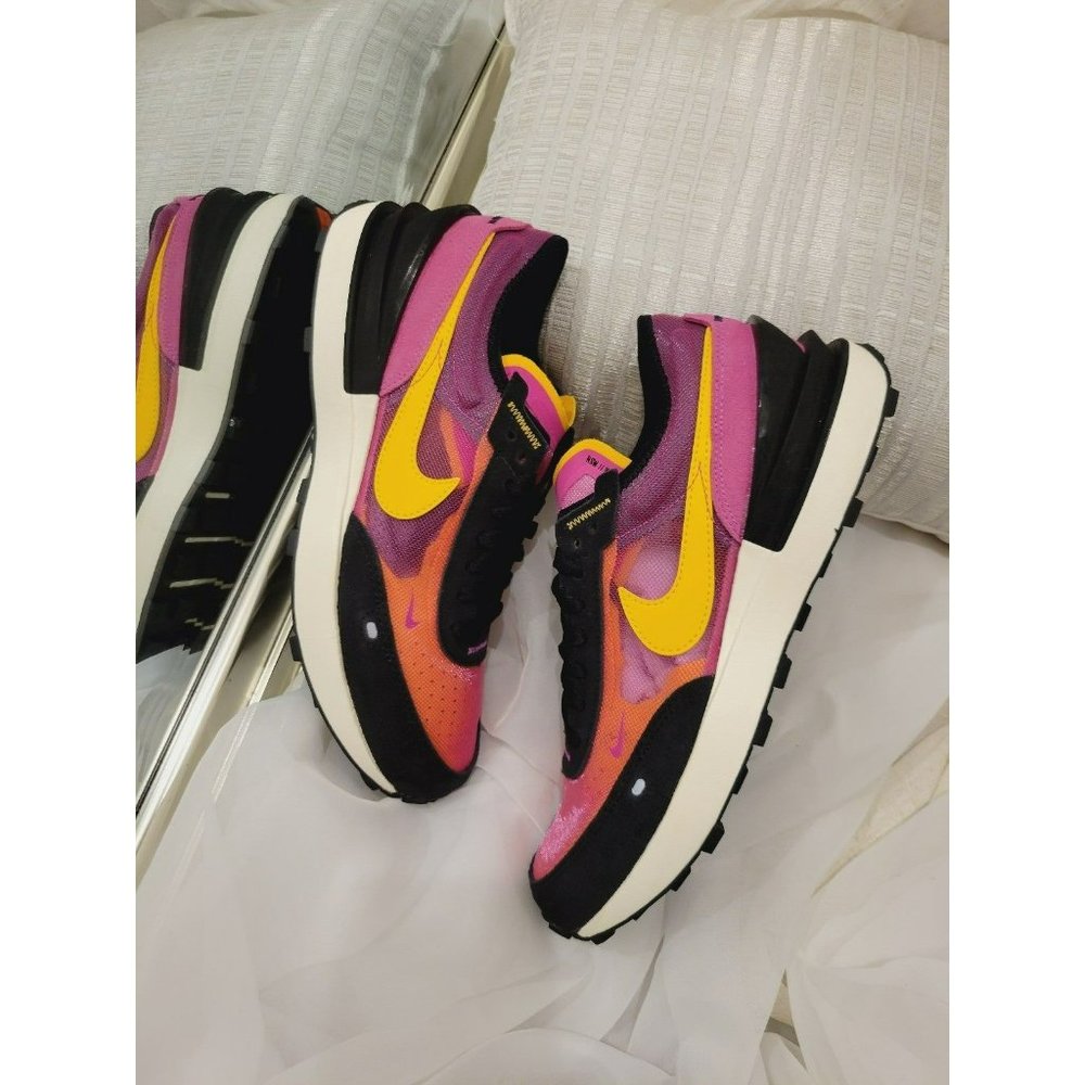 O29 SIZE 6.5Y| 8 WOMEN’S NIKE WAFFLE ONE FUCHSIA / BLACK DC0481 600